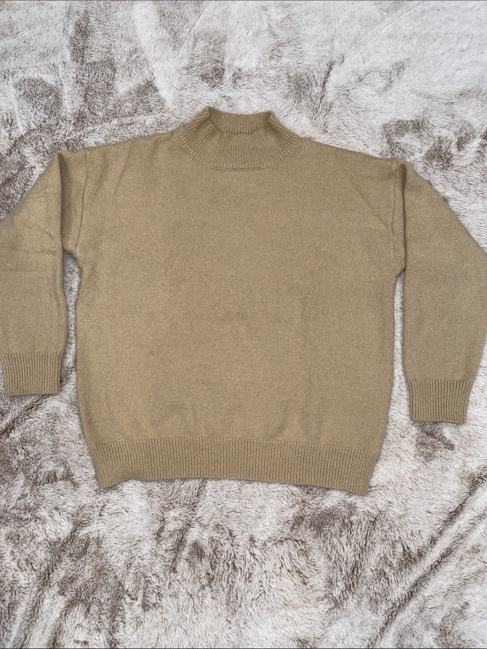 SHEIN Men's Crewneck Sweater in Tan